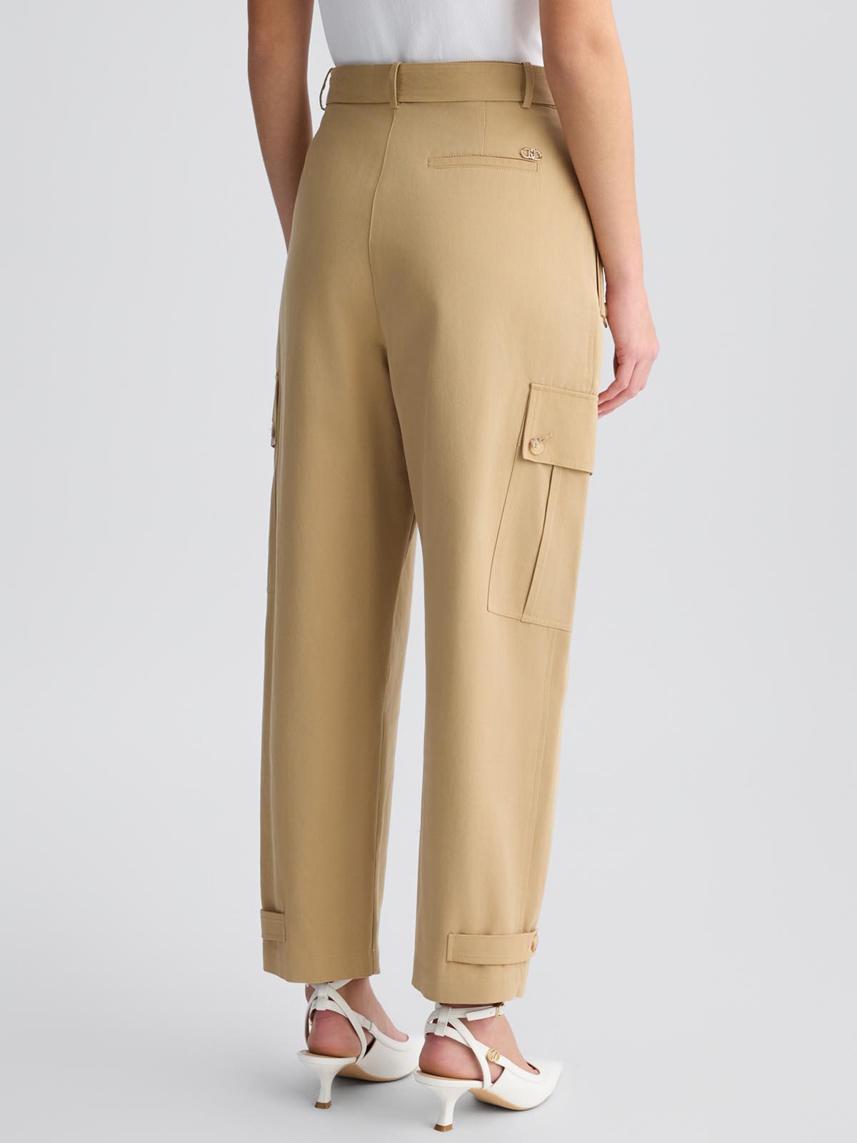パンツ LIU JO Woman Pants Beige WA5314T4311 60920 WA5314T4311 Liujo Cropped Cargo Pants