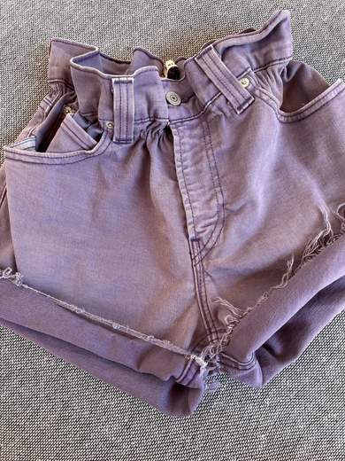 ALL TIME SHORT LEVIS CANDY